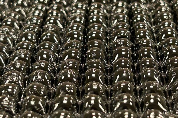 ‘Bubbles’ turn air into drinkable water