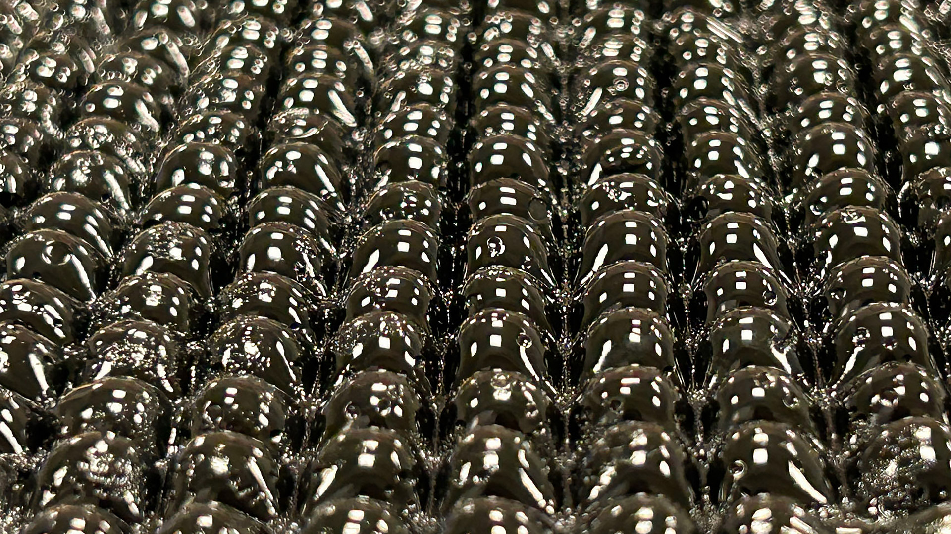 ‘Bubbles’ turn air into drinkable water